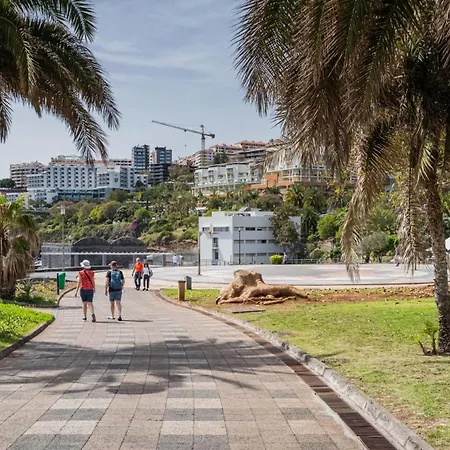 America By Madeira * Funchal (Madeira)