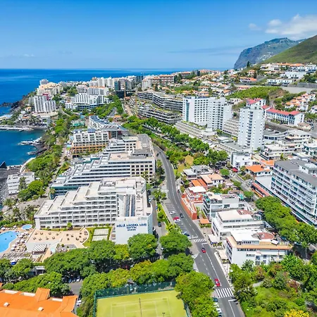 America By Madeira * Funchal (Madeira)